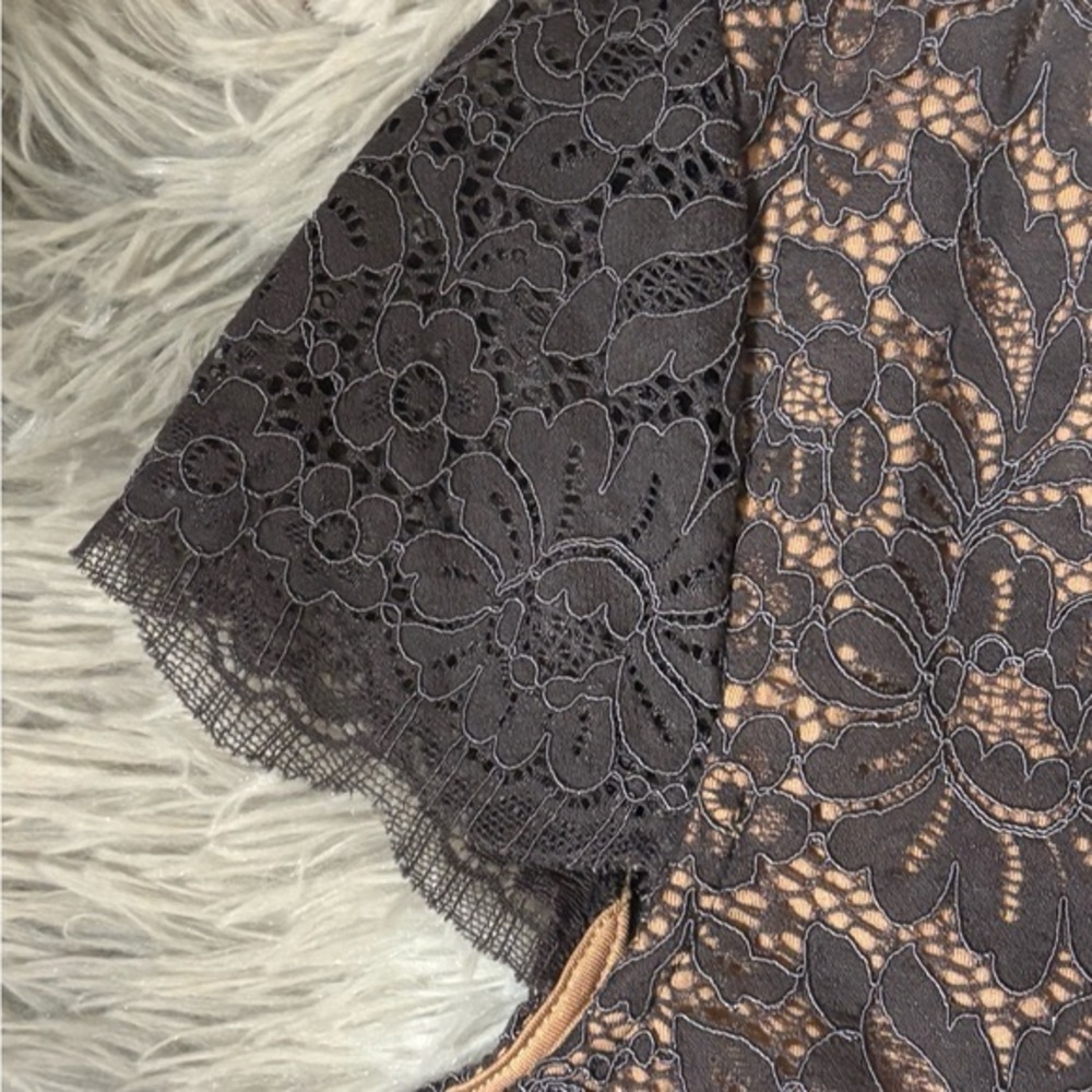 NWT HM Grey on Nude Lace open back Lace Pattern Dress - Picture 4 of 8